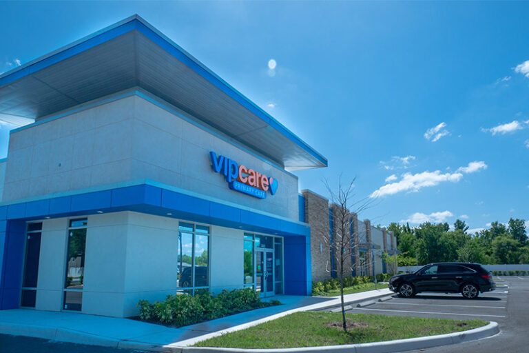 The exterior of the clinic where VIPcare's primary care physicians in Riverview, FL see their patients.